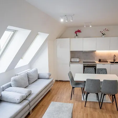 Location 2-bedroom 아파트